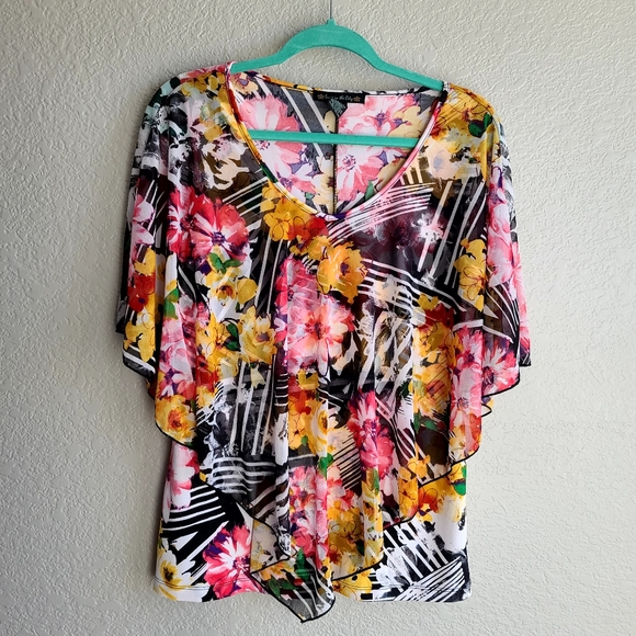 Suzie In The City Tops - Suzie in the City floral/geometric pattern design, top has sheer overlay, medium